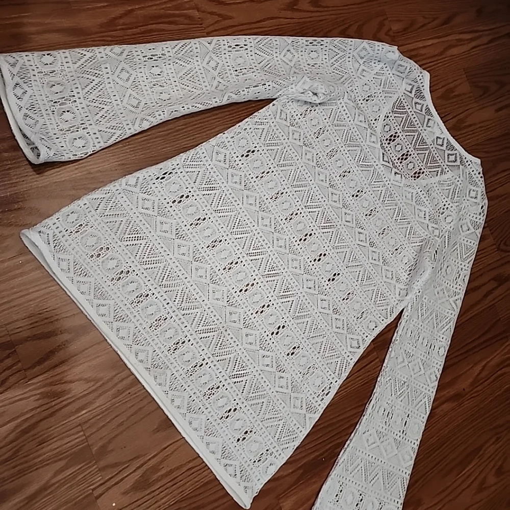 Cache White‎ Lace Long Sleeve Top Bell Sleeves Size Med Swim Cover Up